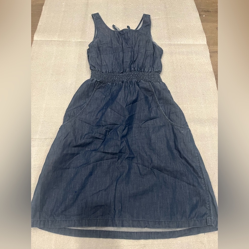 ❤️2/$60❤️[M] Gap "Kitts" tie-back blue denim dress- NWOT
